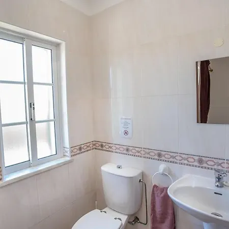 An Extraordinary 3-Bedroom House For 6 People