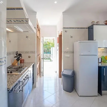 An Extraordinary 3-Bedroom House For 6 People
