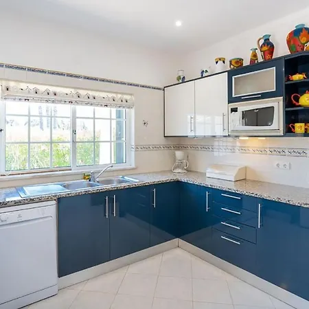 An Extraordinary 3-Bedroom House For 6 People Villa *