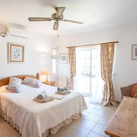 An Extraordinary 3-Bedroom House For 6 People Villa *